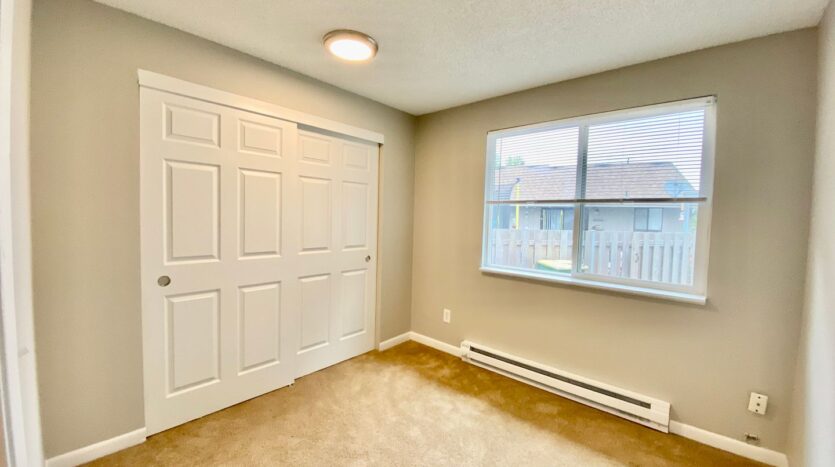 3042-3044 SW Laura Ct - Troutdale - Oregon - 3 bed, 2 bath rental property