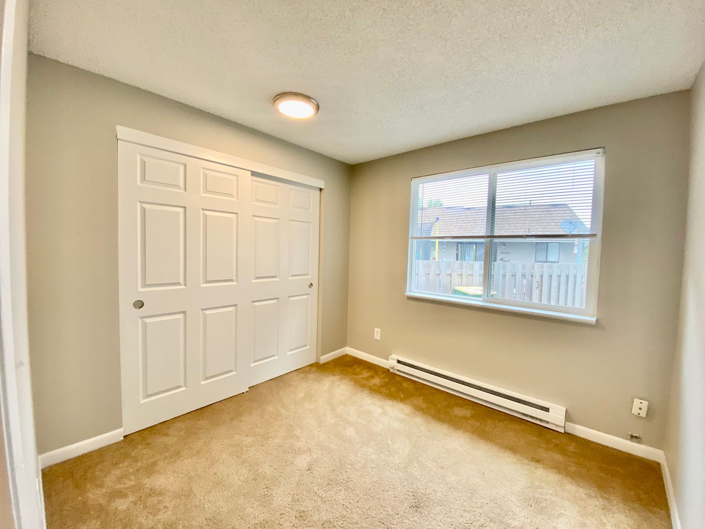 3042-3044 SW Laura Ct - Troutdale - Oregon - 3 bed, 2 bath rental property