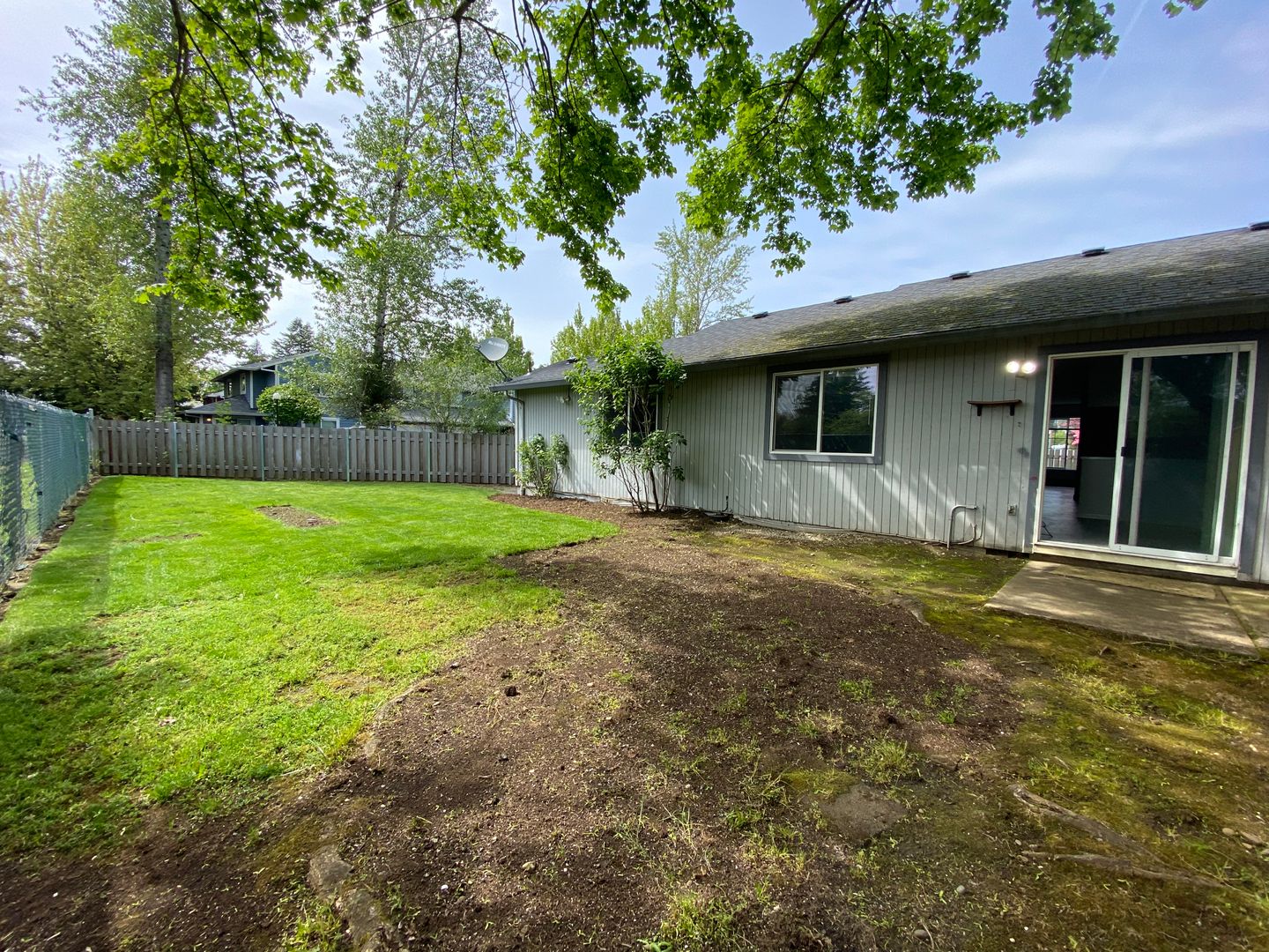 3042-3044 SW Laura Ct - Troutdale - Oregon - 3 bed, 2 bath rental property