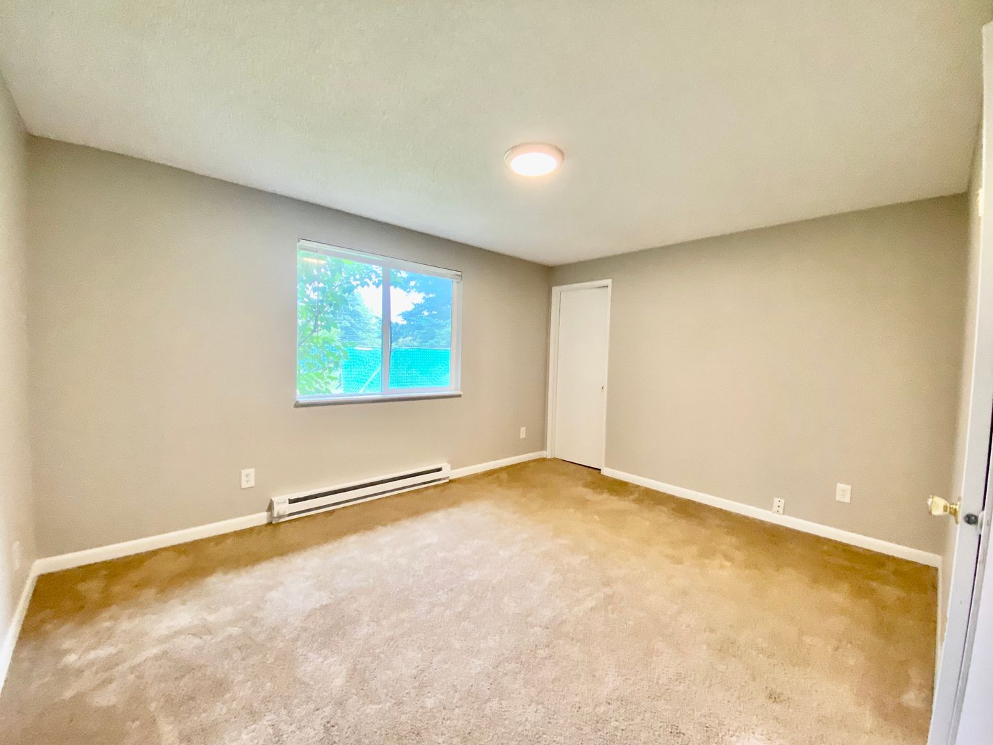 3042-3044 SW Laura Ct - Troutdale - Oregon - 3 bed, 2 bath rental property