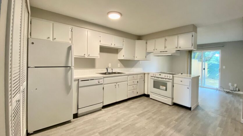 3042-3044 SW Laura Ct - Troutdale - Oregon - 3 bed, 2 bath rental property