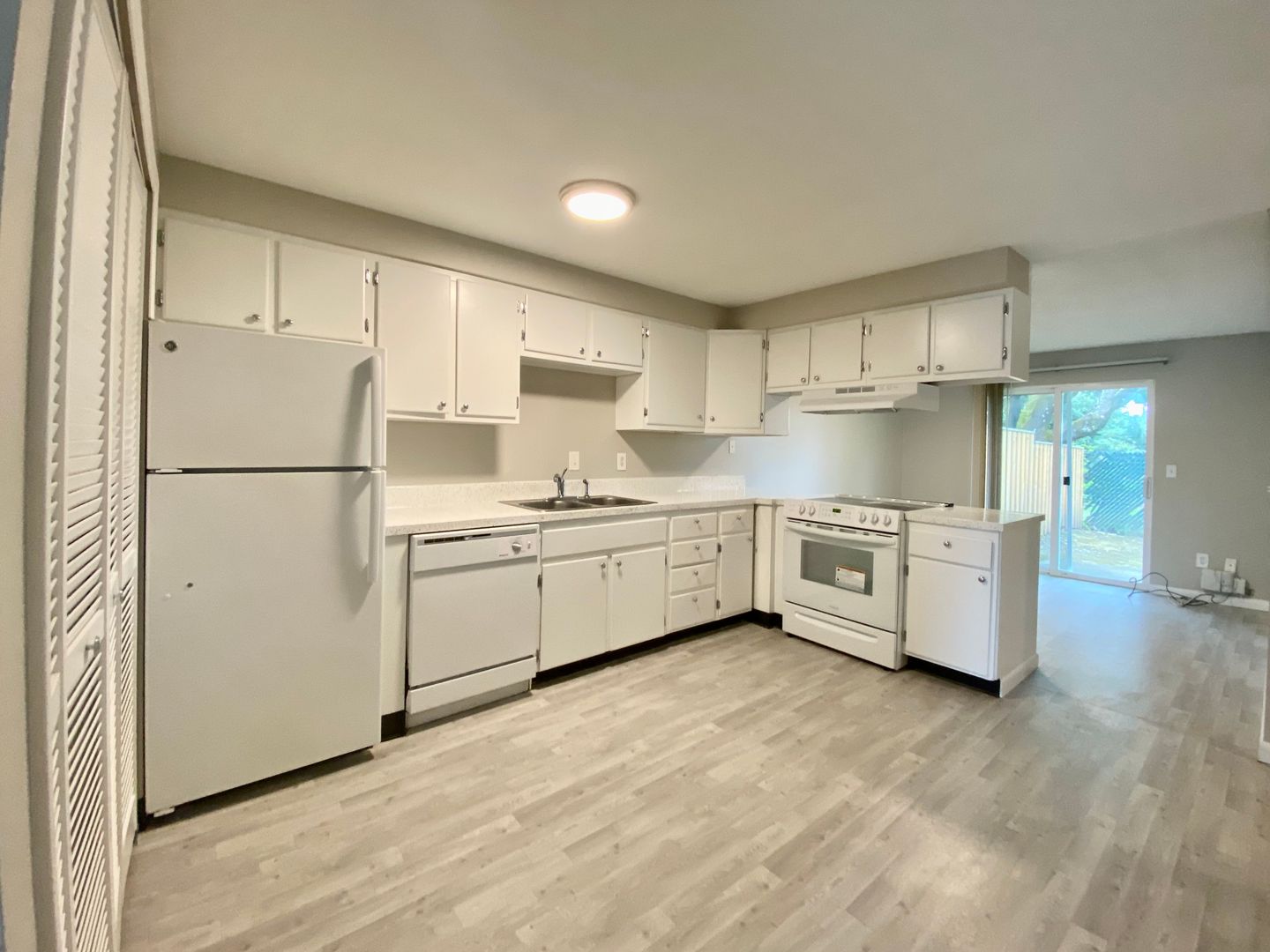 3042-3044 SW Laura Ct - Troutdale - Oregon - 3 bed, 2 bath rental property