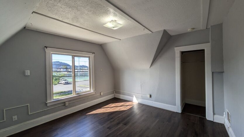 309 Kentucky St. - Bellingham - Washington - 5 bed, 2 bath rental property