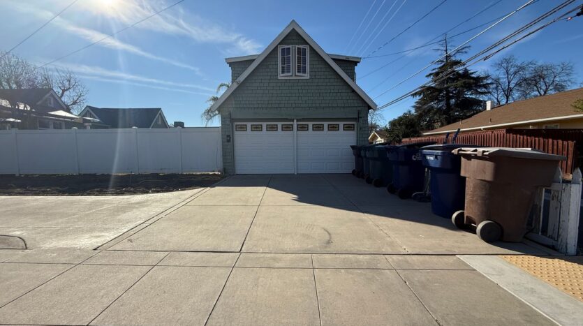 329 N Cherry Street - Tulare - California - 1 bath rental property