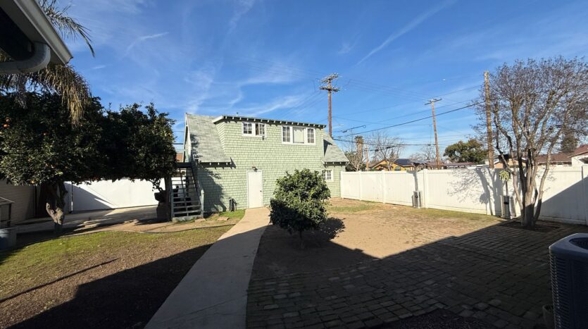 329 N Cherry Street - Tulare - California - 1 bath rental property