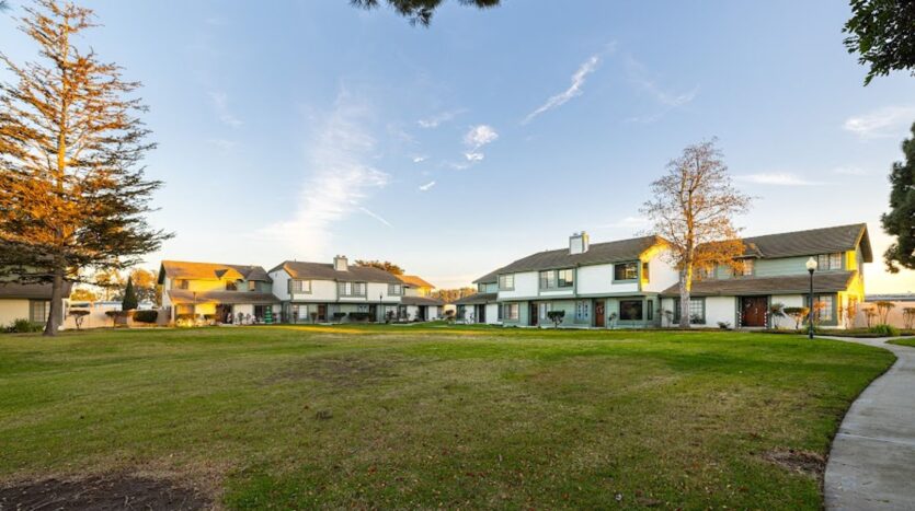 3554 Olds Rd - Oxnard - California - 2 bed, 2.5 bath rental property