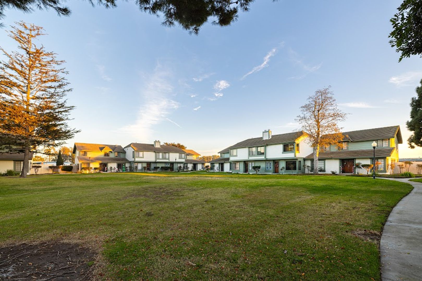 3554 Olds Rd - Oxnard - California - 2 bed, 2.5 bath rental property