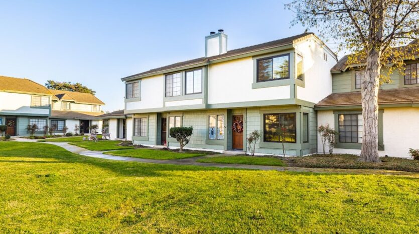 3554 Olds Rd - Oxnard - California - 2 bed, 2.5 bath rental property