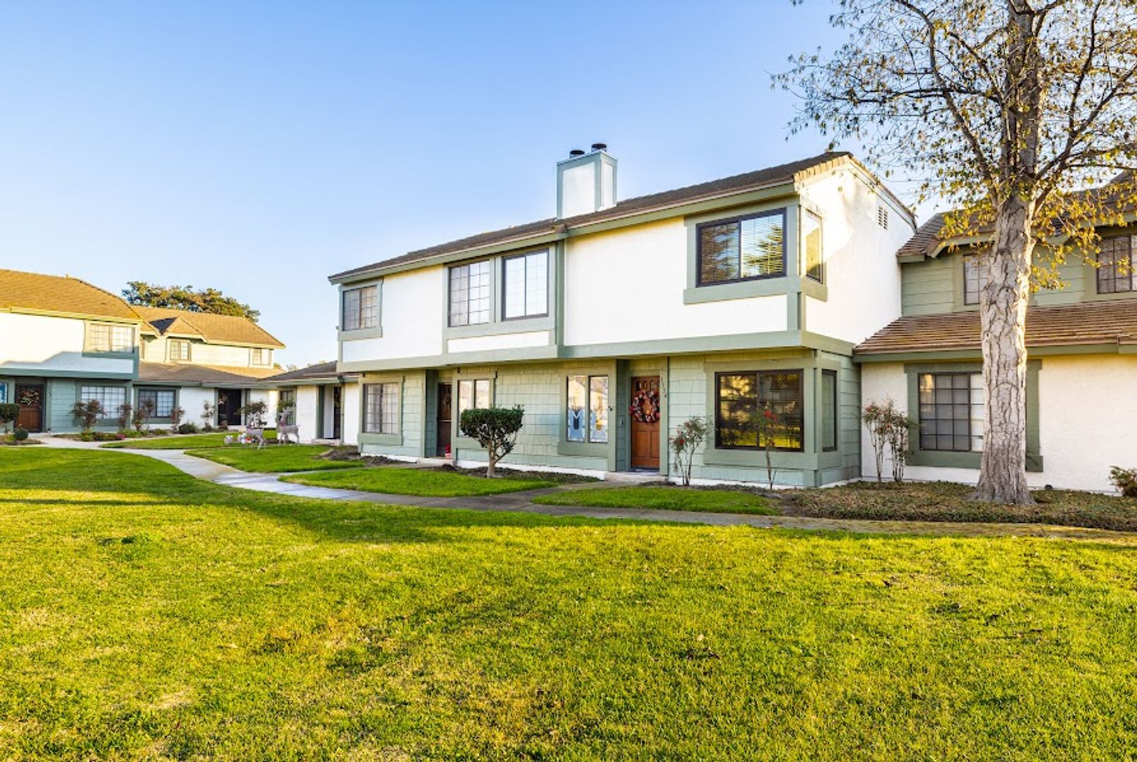 3554 Olds Rd - Oxnard - California - 2 bed, 2.5 bath rental property