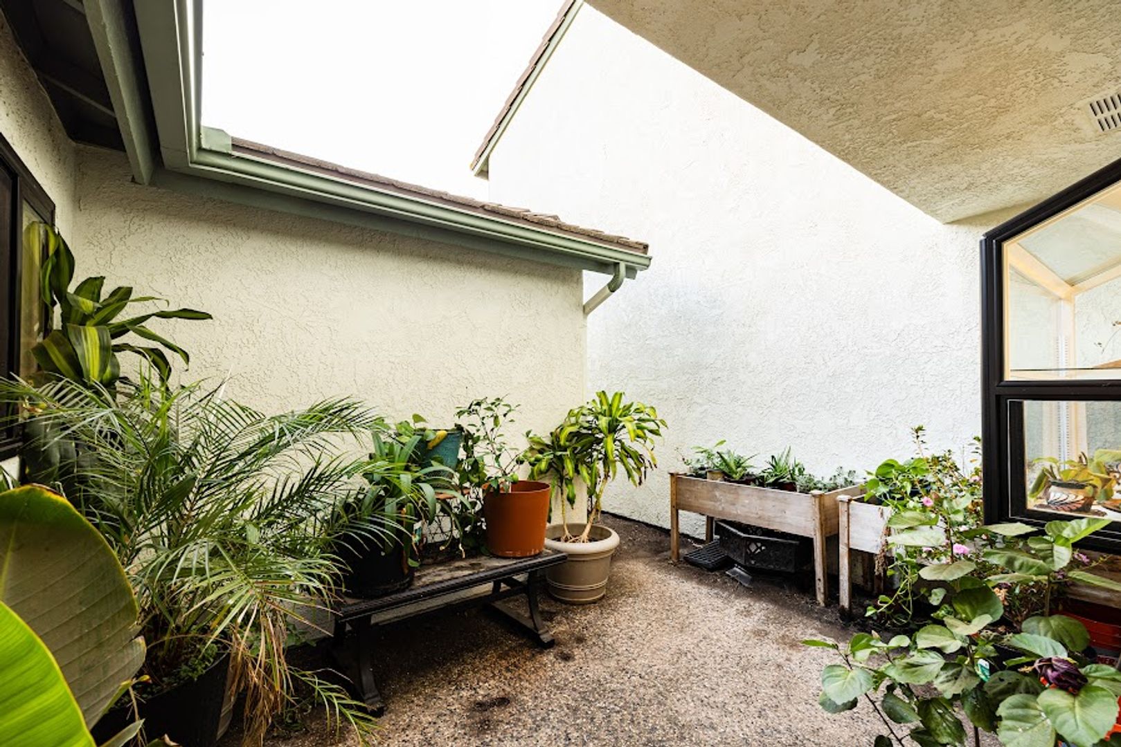 3554 Olds Rd - Oxnard - California - 2 bed, 2.5 bath rental property