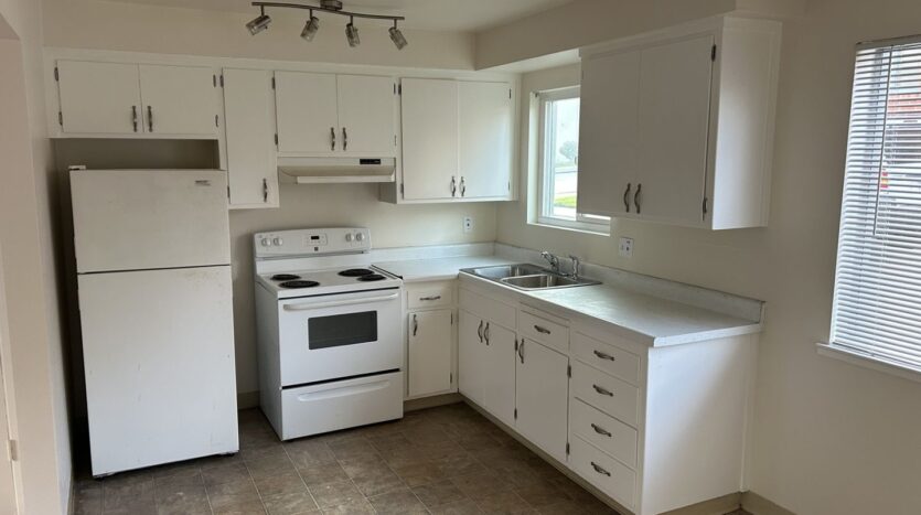 37 El Rose Drive - 2 - Petaluma - California - 2 bed, 1 bath rental property