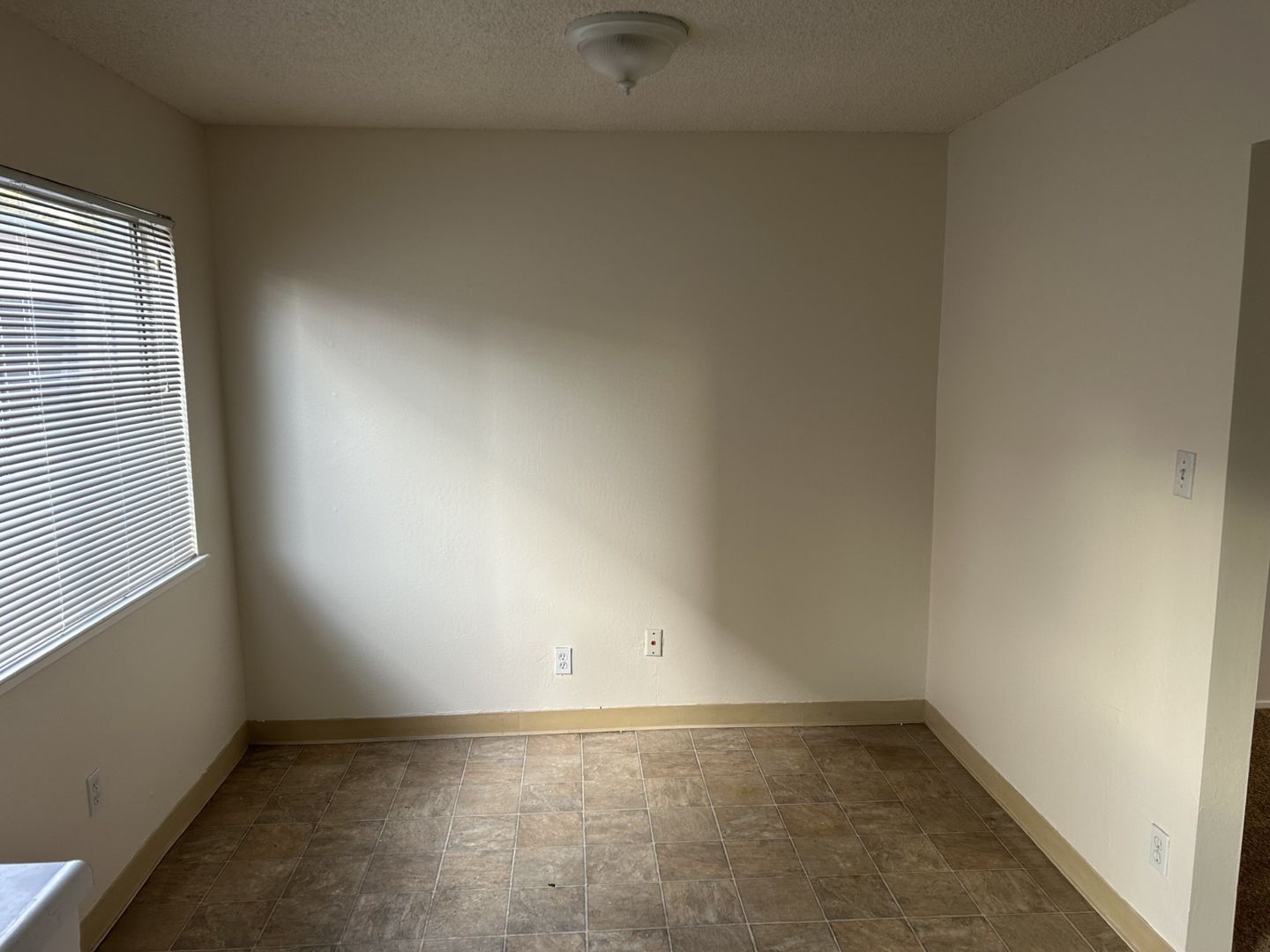 37 El Rose Drive - 2 - Petaluma - California - 2 bed, 1 bath rental property