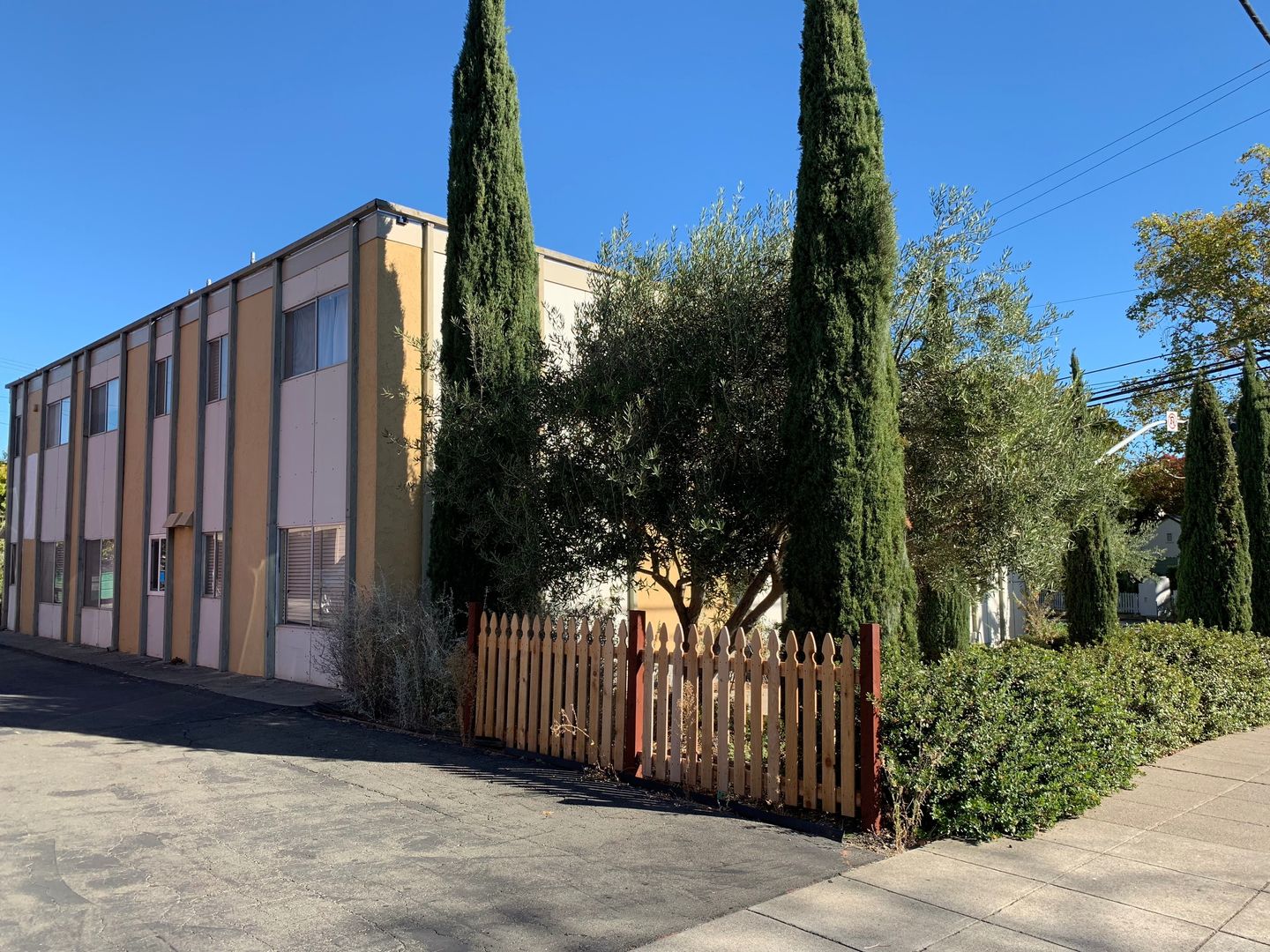 37 El Rose Drive - 2 - Petaluma - California - 2 bed, 1 bath rental property