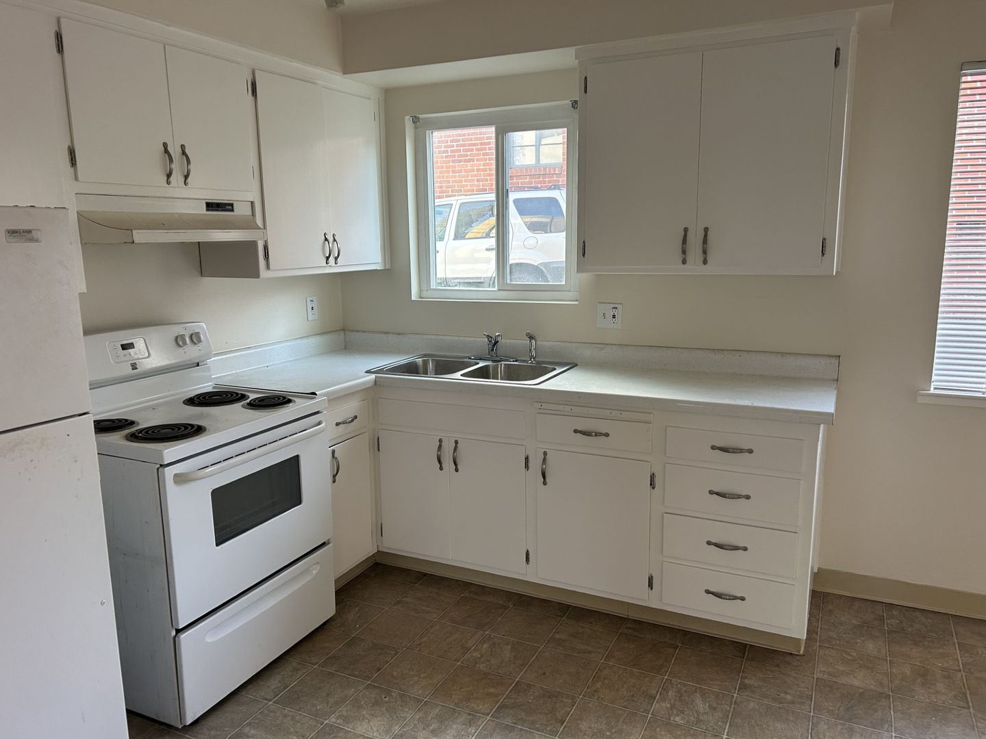 37 El Rose Drive - 2 - Petaluma - California - 2 bed, 1 bath rental property