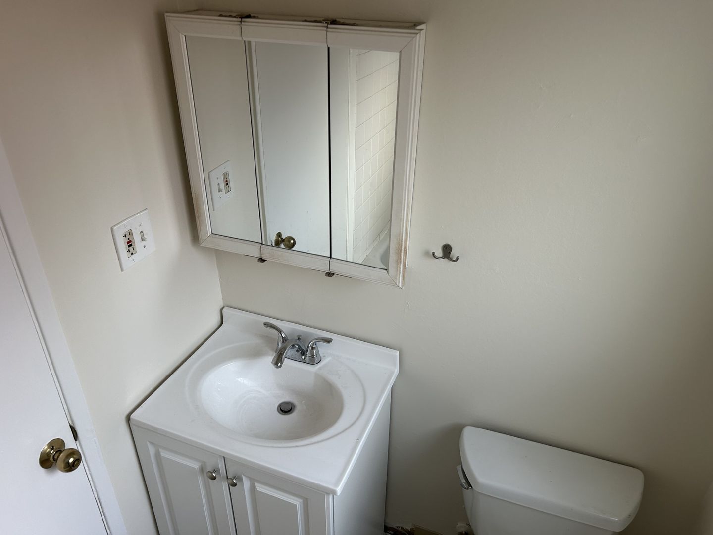 37 El Rose Drive - 2 - Petaluma - California - 2 bed, 1 bath rental property