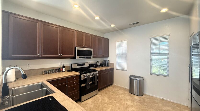 38432 Pallas Ct. - Palmdale - California - 3 bed, 2 bath rental property