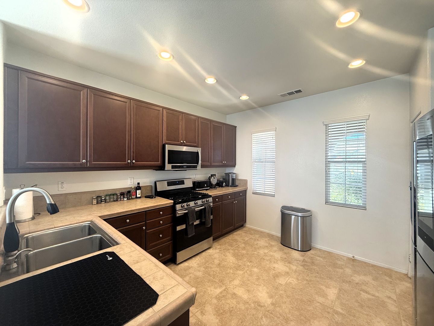 38432 Pallas Ct. - Palmdale - California - 3 bed, 2 bath rental property