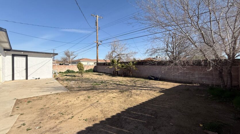 38628 Sumac Ave - Palmdale - California - 4 bed, 2 bath rental property
