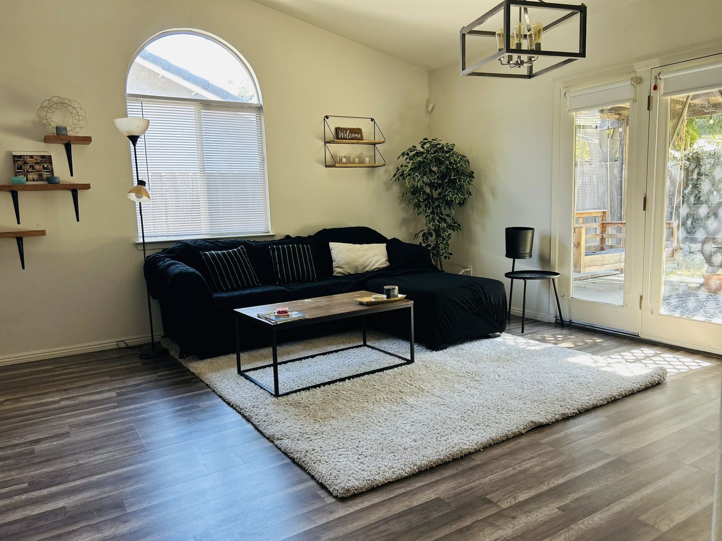 3935 E. Laurel Avenue - Visalia - California - 3 bed, 2 bath rental property