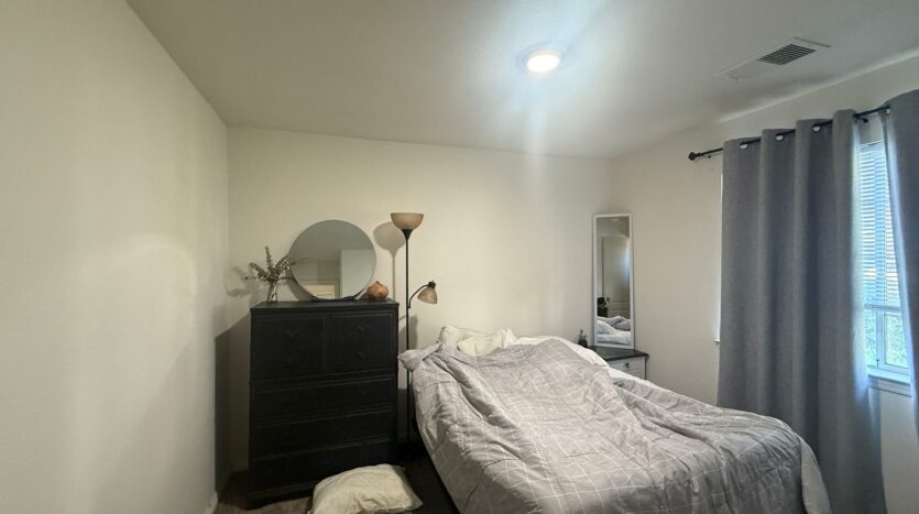 3935 E. Laurel Avenue - Visalia - California - 3 bed, 2 bath rental property