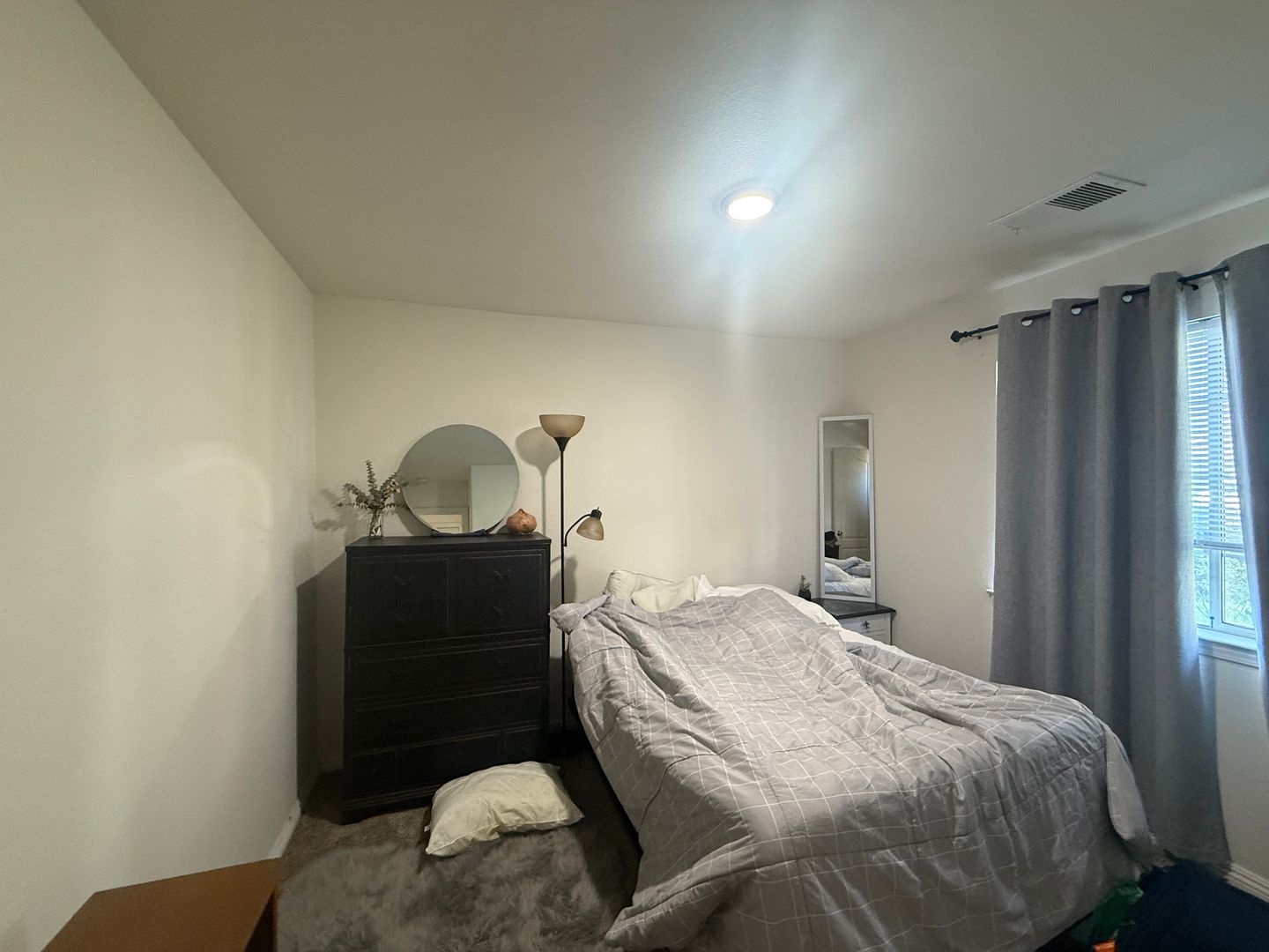 3935 E. Laurel Avenue - Visalia - California - 3 bed, 2 bath rental property