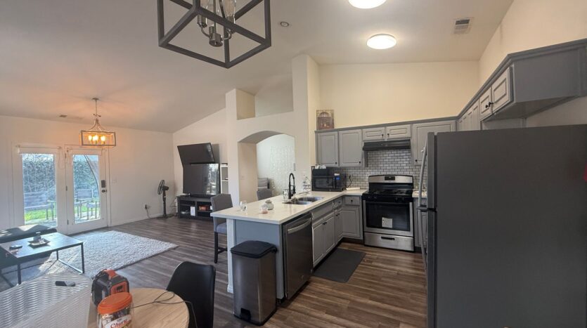 3935 E. Laurel Avenue - Visalia - California - 3 bed, 2 bath rental property