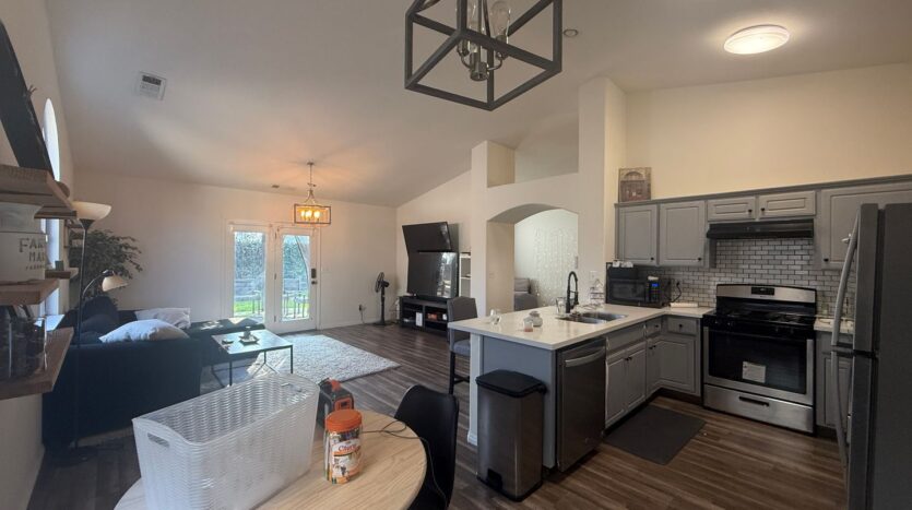 3935 E. Laurel Avenue - Visalia - California - 3 bed, 2 bath rental property