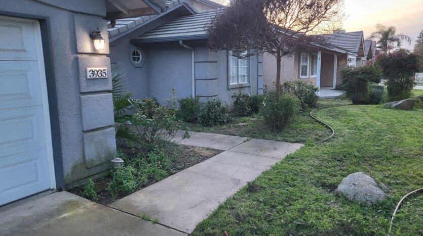3935 E. Laurel Avenue - Visalia - California - 3 bed, 2 bath rental property