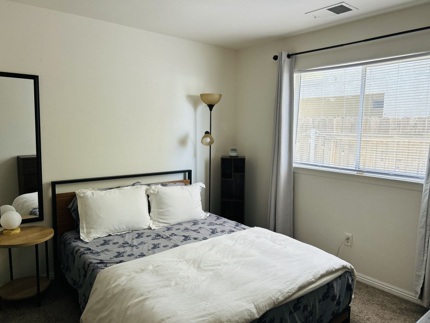 3935 E. Laurel Avenue - Visalia - California - 3 bed, 2 bath rental property