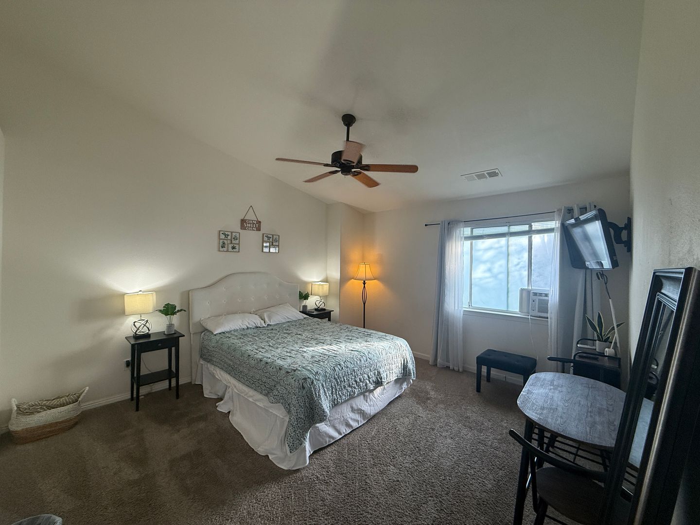 3935 E. Laurel Avenue - Visalia - California - 3 bed, 2 bath rental property