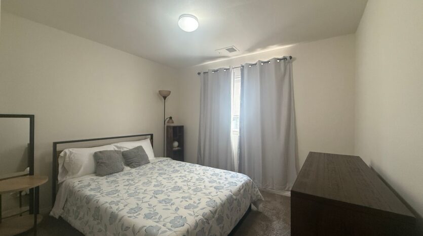 3935 E. Laurel Avenue - Visalia - California - 3 bed, 2 bath rental property