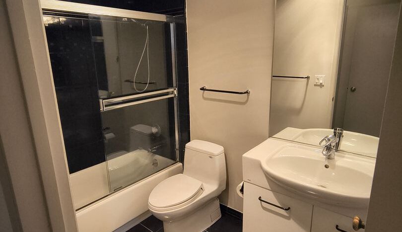 4 Commodore Drive #429 - Emeryville - California - 1 bed, 1 bath rental property