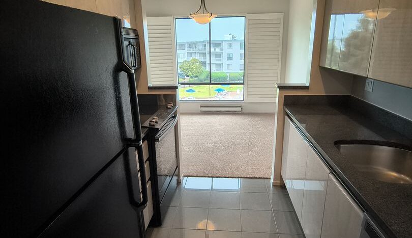4 Commodore Drive #429 - Emeryville - California - 1 bed, 1 bath rental property