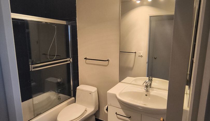 4 Commodore Drive #429 - Emeryville - California - 1 bed, 1 bath rental property