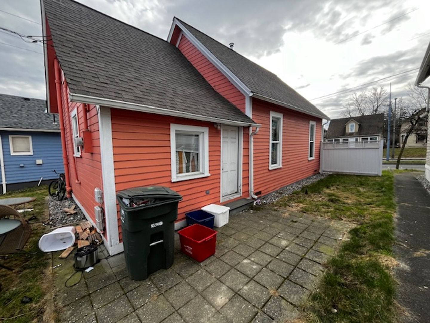 419 Lakeway Dr - Bellingham - Washington - 4 bed, 1 bath rental property