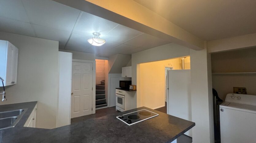 419 Lakeway Dr - Bellingham - Washington - 4 bed, 1 bath rental property