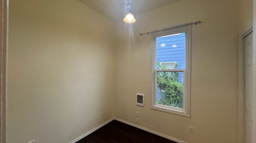 419 Lakeway Dr - Bellingham - Washington - 4 bed, 1 bath rental property