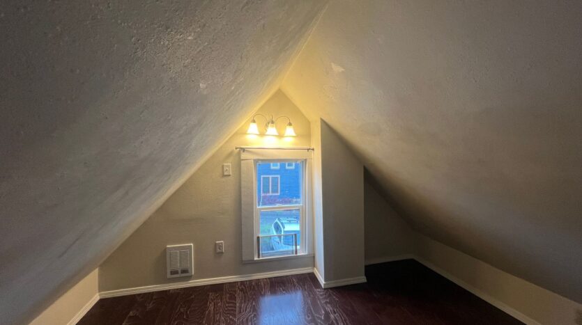 419 Lakeway Dr - Bellingham - Washington - 4 bed, 1 bath rental property