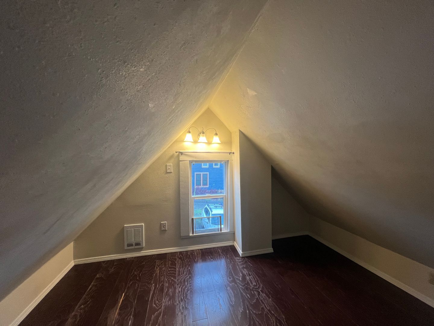 419 Lakeway Dr - Bellingham - Washington - 4 bed, 1 bath rental property