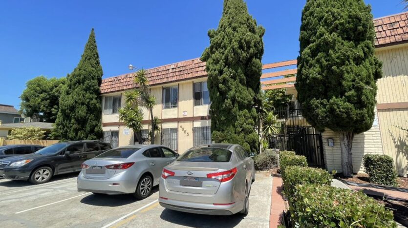 4665 Cherokee Avenue #10 - San Diego - California - 1 bed, 1 bath rental property
