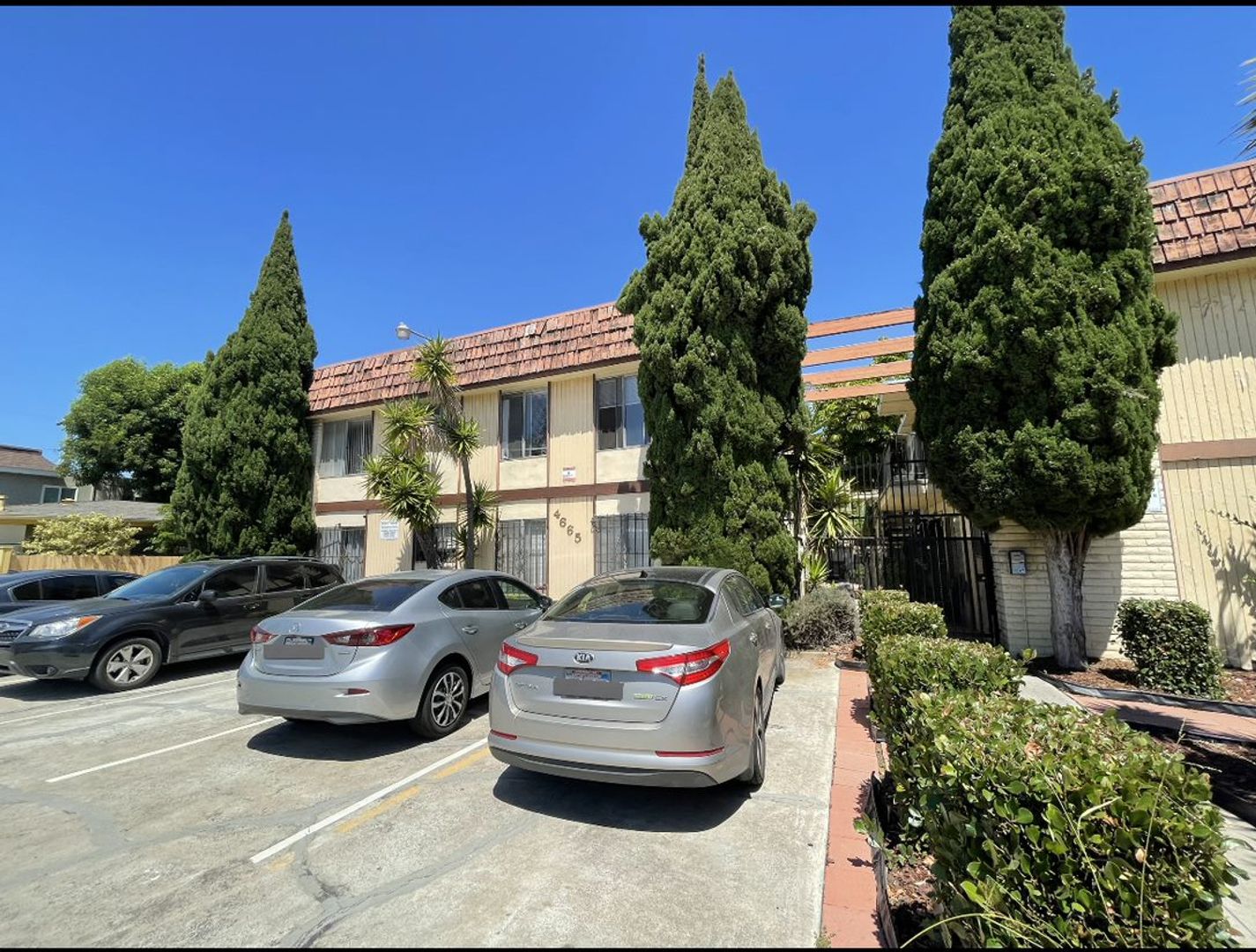 4665 Cherokee Avenue #10 - San Diego - California - 1 bed, 1 bath rental property