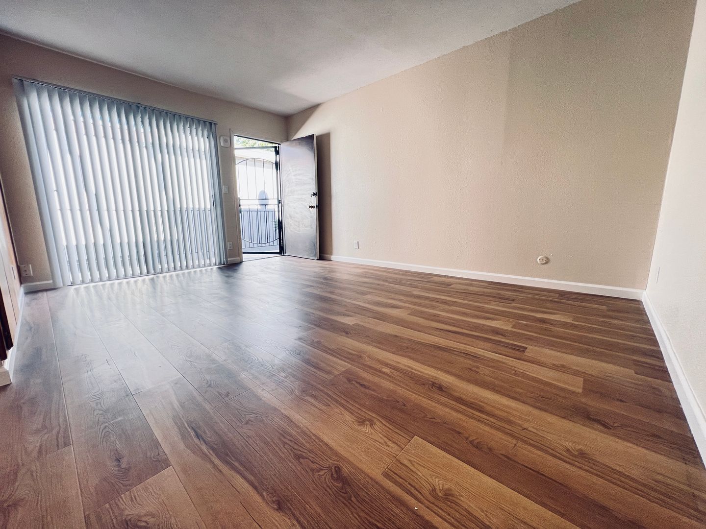 4665 Cherokee Avenue #10 - San Diego - California - 1 bed, 1 bath rental property