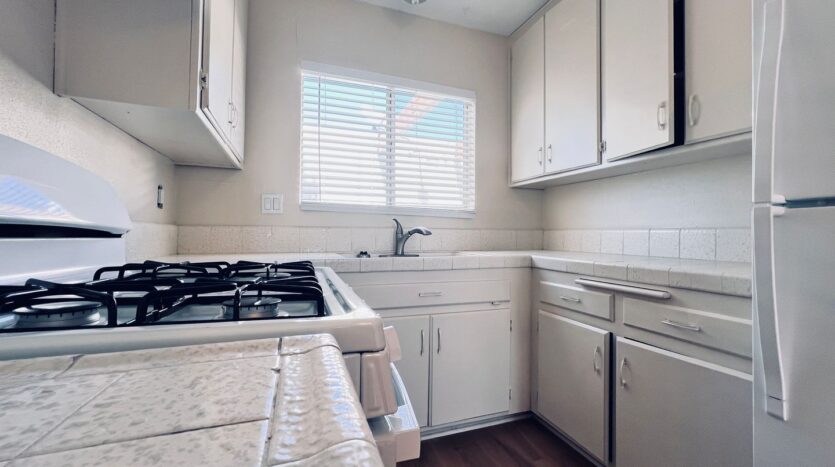 4665 Cherokee Avenue #10 - San Diego - California - 1 bed, 1 bath rental property