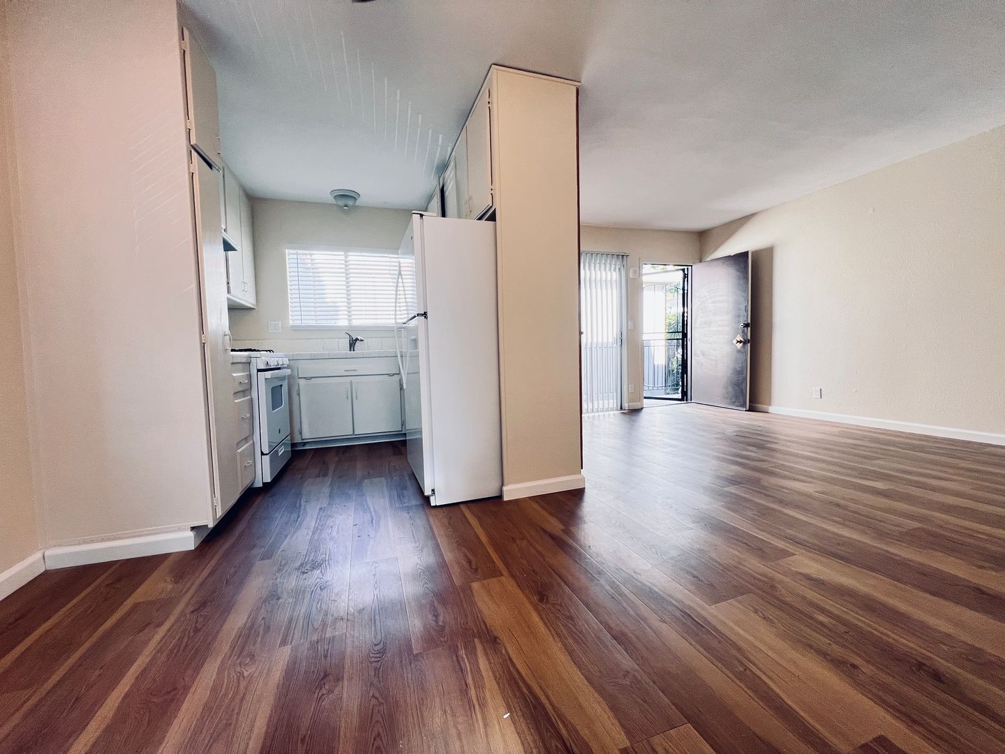 4665 Cherokee Avenue #10 - San Diego - California - 1 bed, 1 bath rental property