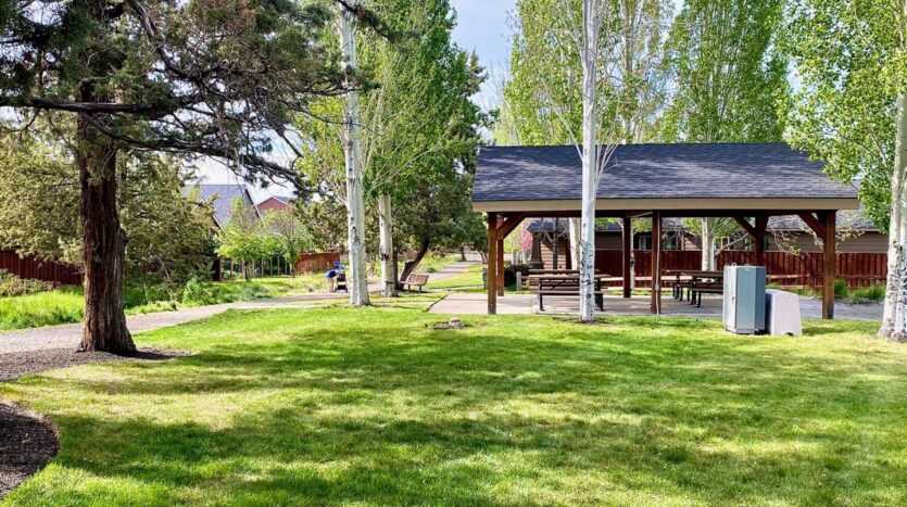 467 NW 27th St - Redmond - Oregon - 3 bed, 2.5 bath rental property