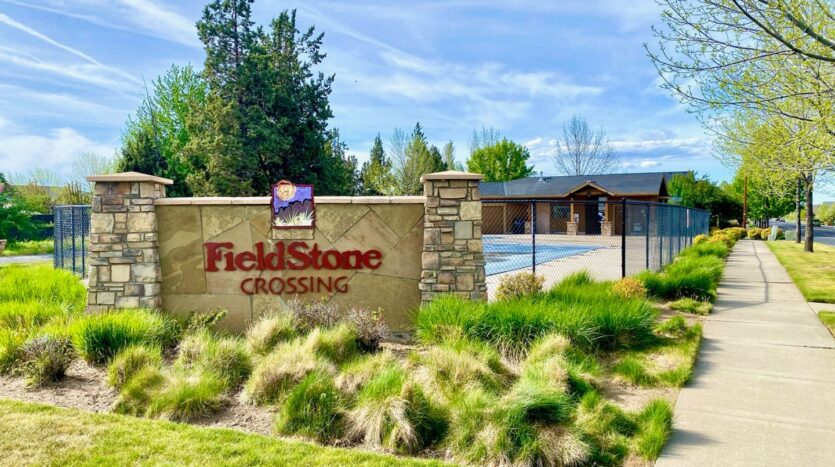 467 NW 27th St - Redmond - Oregon - 3 bed, 2.5 bath rental property