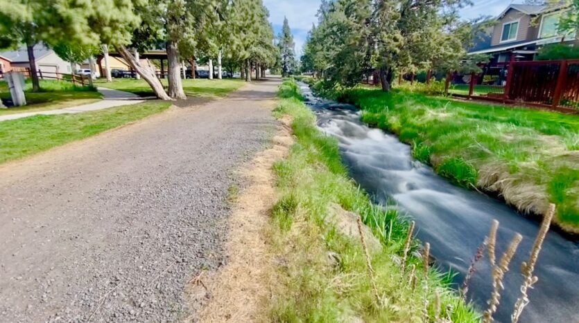 467 NW 27th St - Redmond - Oregon - 3 bed, 2.5 bath rental property