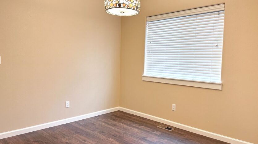 467 NW 27th St - Redmond - Oregon - 3 bed, 2.5 bath rental property