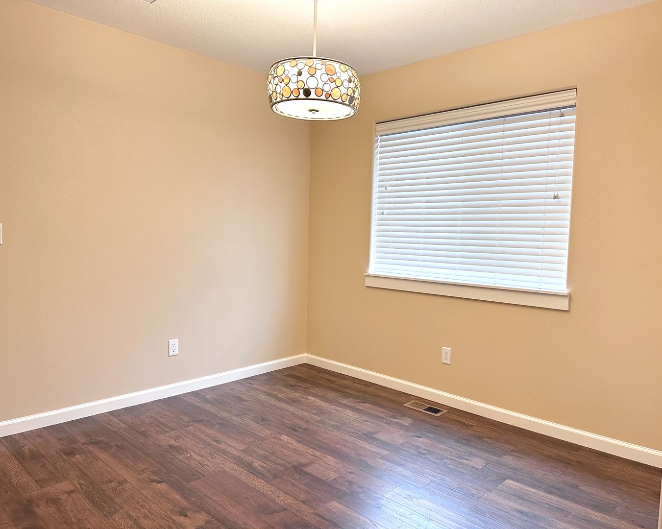 467 NW 27th St - Redmond - Oregon - 3 bed, 2.5 bath rental property