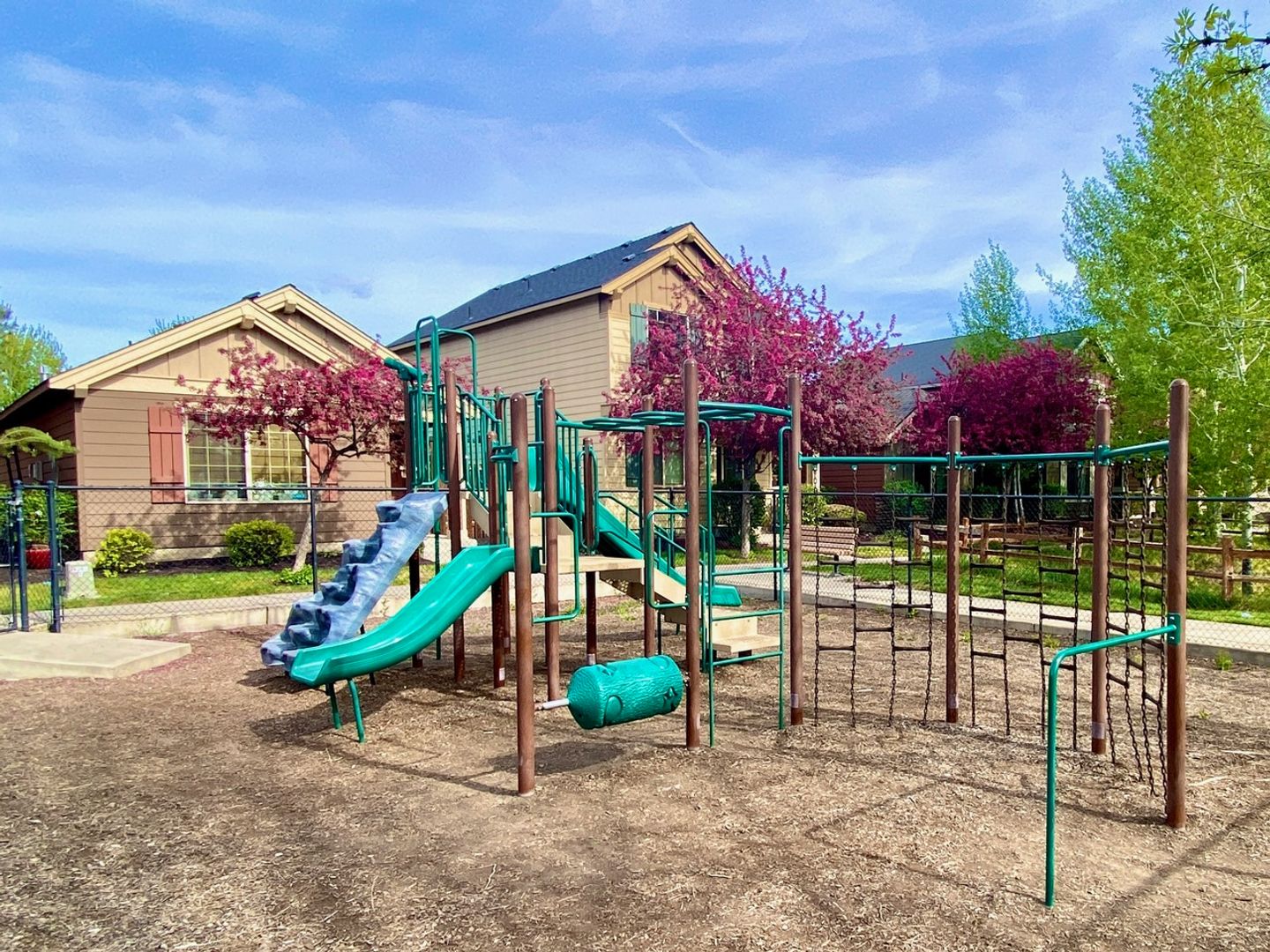 467 NW 27th St - Redmond - Oregon - 3 bed, 2.5 bath rental property